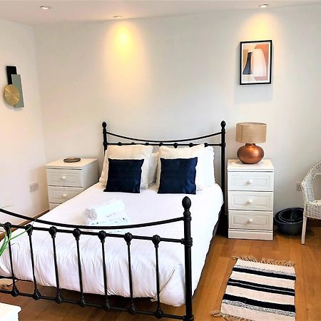 Prime Location! Detached Clifton Home With Parking 브리스틀 외부 사진