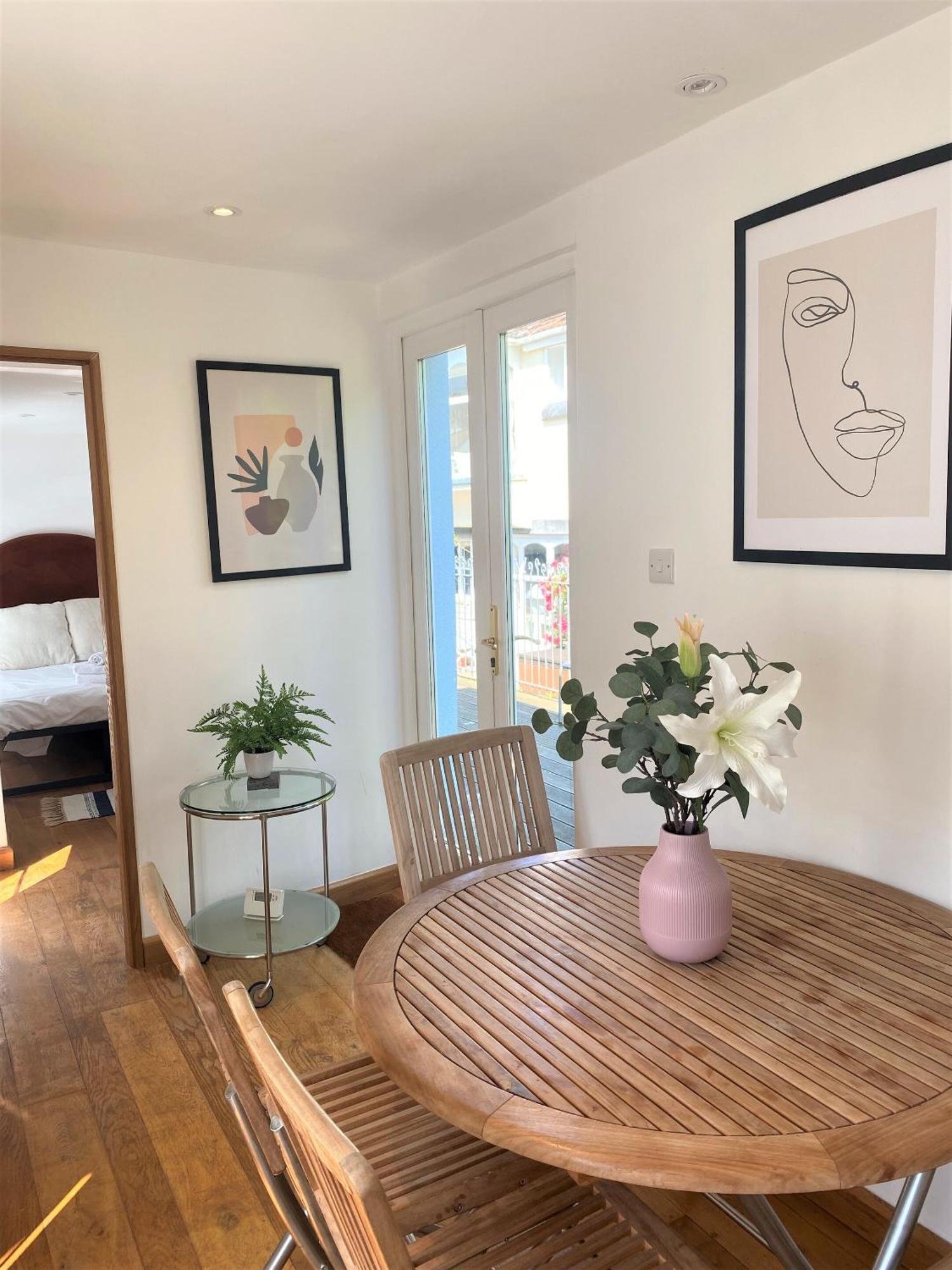 Prime Location! Detached Clifton Home With Parking 브리스틀 외부 사진