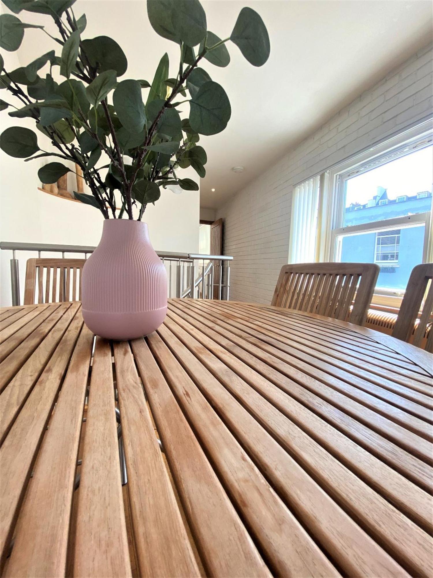 Prime Location! Detached Clifton Home With Parking 브리스틀 외부 사진